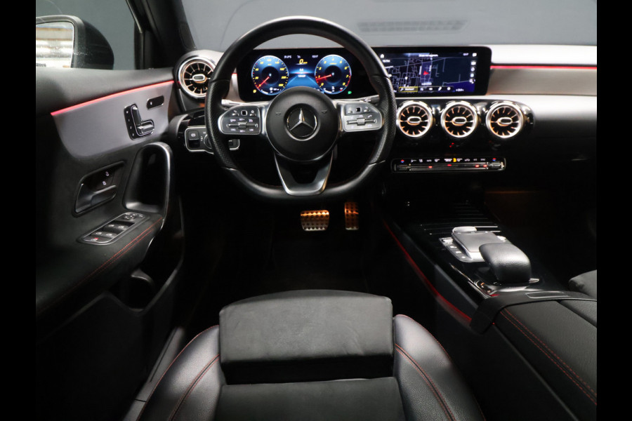 Mercedes-Benz A-Klasse 200 AMG Sport [SFEER, SCHUIFKANTELDAK, CAMERA, PDC 360, MEMORY SEATS, STOELVERWARMING, CRUISE CONTROL, FLIPPERS, NAVIGATIE, NIEUWSTAAT]