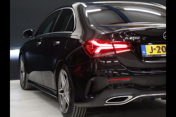 Mercedes-Benz A-Klasse 200 AMG Sport [SFEER, SCHUIFKANTELDAK, CAMERA, PDC 360, MEMORY SEATS, STOELVERWARMING, CRUISE CONTROL, FLIPPERS, NAVIGATIE, NIEUWSTAAT]