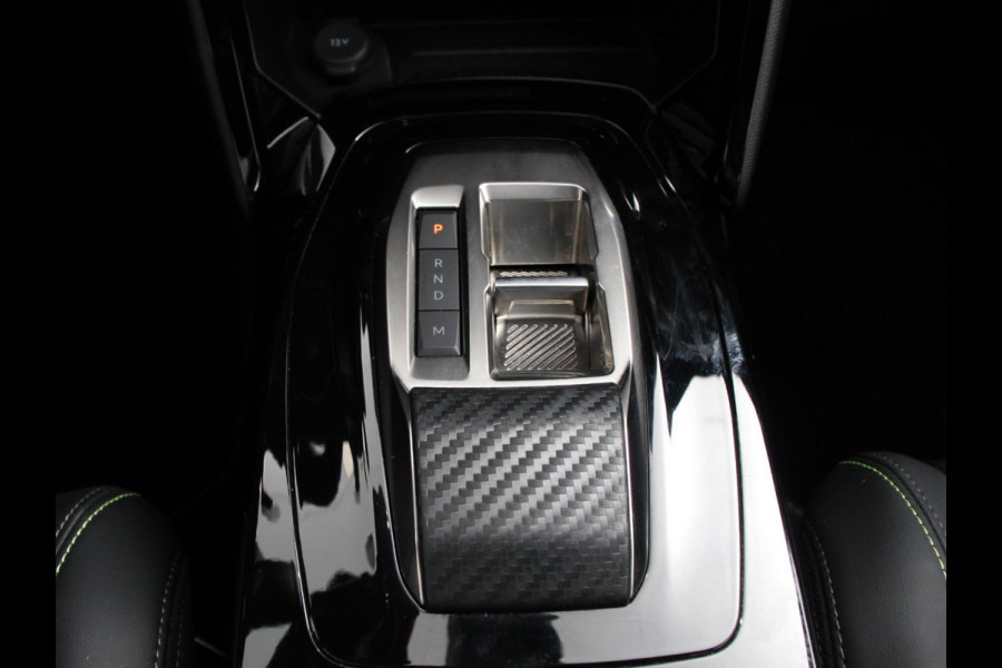 Peugeot 2008 1.2 PureTech 130pk Automaat Allure | Navigatie | Climate Control | Camera 360 | Dab | Led | Lichtmetalen Velgen | Parkeer sensoren | Cruise Control Adaptive | Stoelverwarming