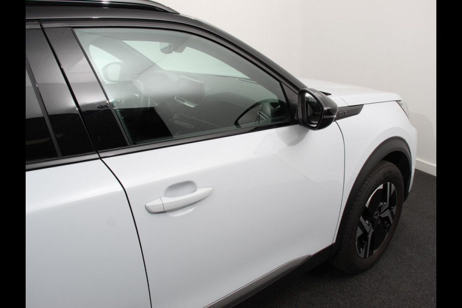 Peugeot 2008 1.2 PureTech 130pk Automaat Allure | Navigatie | Climate Control | Camera 360 | Dab | Led | Lichtmetalen Velgen | Parkeer sensoren | Cruise Control Adaptive | Stoelverwarming