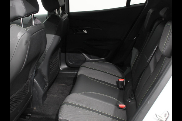 Peugeot 2008 1.2 PureTech 130pk Automaat Allure | Navigatie | Climate Control | Camera 360 | Dab | Led | Lichtmetalen Velgen | Parkeer sensoren | Cruise Control Adaptive | Stoelverwarming