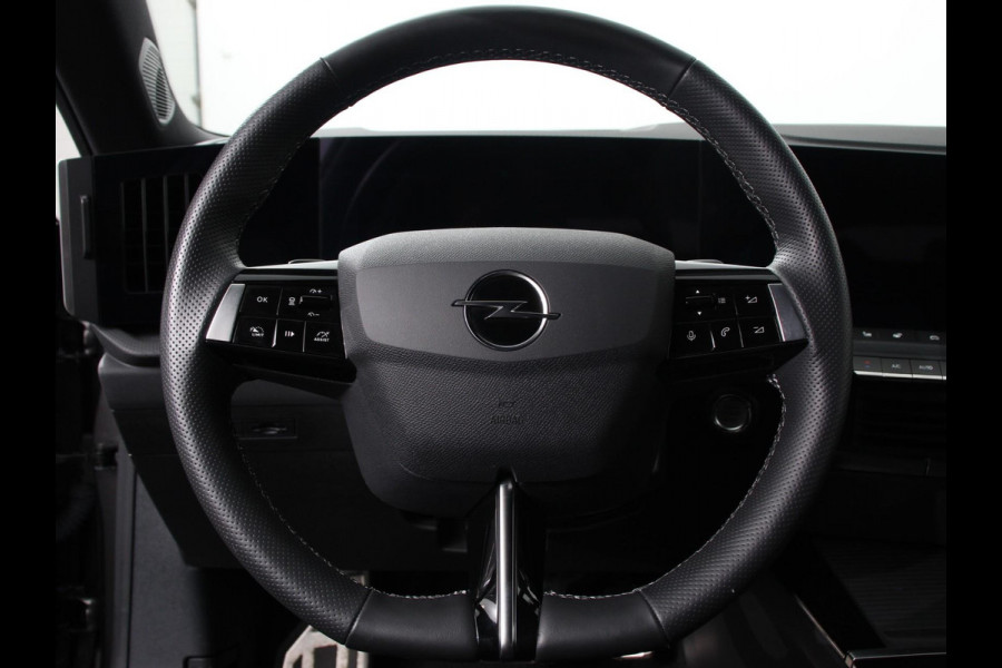 Opel Astra Sports Tourer 1.2 Turbo GS Climate control Cruise control Parkeersensoren Achteruitrij camera Navigatie LED Apple Carplay/ Andriod Auto