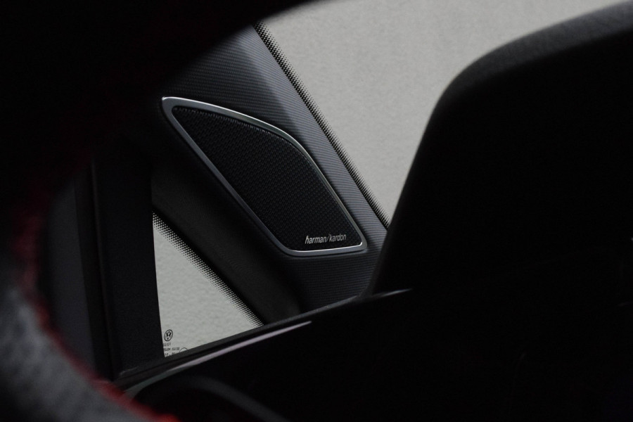 Volkswagen Golf 2.0 TSI GTI Clubsport Special / Nürburgring Mode/ Head-Up Display/ Virtual Cockpit/ Panoramadak/ 221kW (301PK)