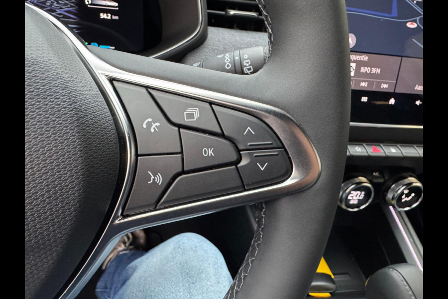 Renault Clio 1.6 E-Tech Full Hybrid 145 techno Groot navi / 360 Camera / Vert. cockpit / Clima / LM velgen