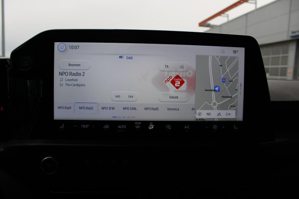 Ford Transit Custom 320 2.0 TDCI L2H1 Limited | Trekhaak | Cruise Control | Climate Control | Stoelverwarming | Navigatie |