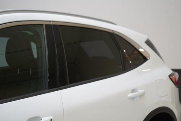 Ford Kuga 2.5 PHEV Titanium | Adapt. Cruise | Voorruitverwarming | Privacy Glass | Navigatie | Climate airco
