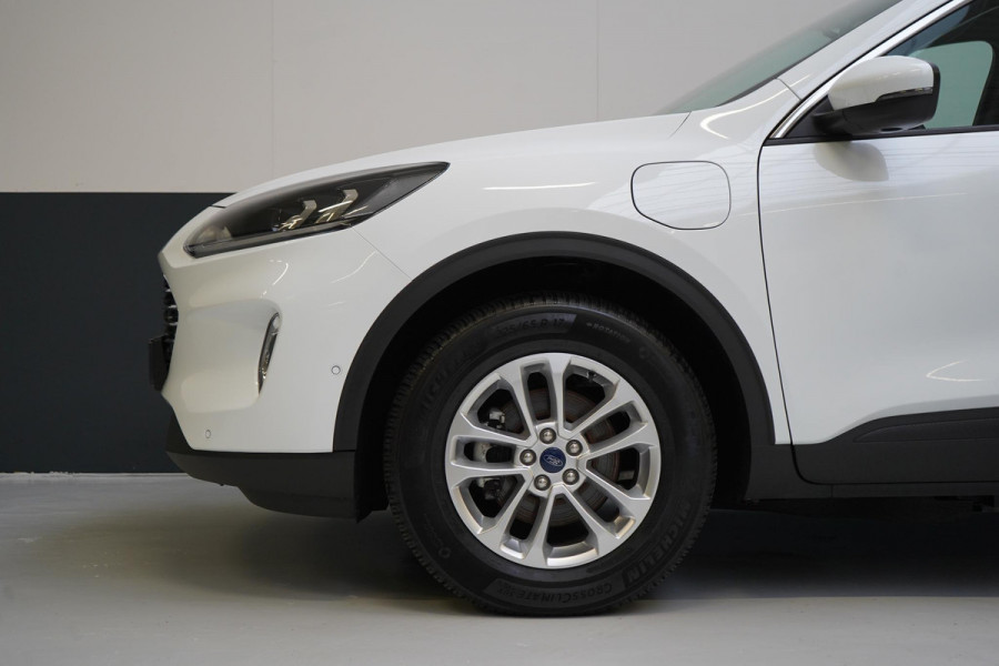 Ford Kuga 2.5 PHEV Titanium | Adapt. Cruise | Voorruitverwarming | Privacy Glass | Navigatie | Climate airco