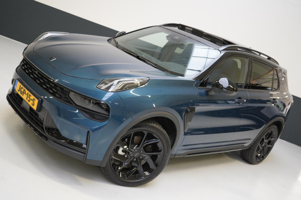 Lynk & Co 01 1.5 | Zwart optiek | Panoramadak | Navigatie | Memory | Apple CarPlay