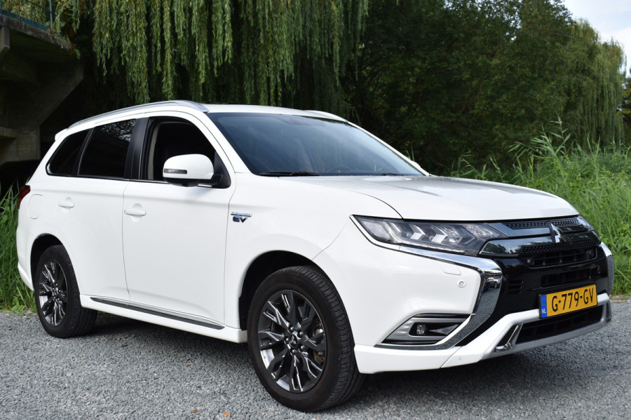 Mitsubishi Outlander 2.4 PHEV INTENSE+ CAMERA/LEDER/SCHUIFDAK***