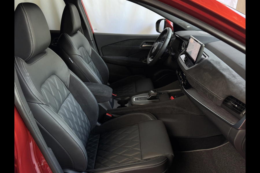 Nissan QASHQAI 1.3 MHEV 160PK TEKNA PLUS BOSE 20''LMV LEER ALCANTARA PANO MASSAGE BOSE STOEL/STUUR/RUIT VERW MATRIX.LED ELEK.KLEP HEADUP 20''LM 04/2025