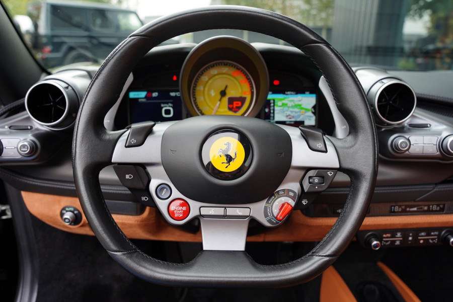 Ferrari F8 Spider 3.9 V8 HELE Cuoio Interior 18 D.Km