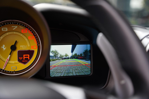 Ferrari F8 Spider 3.9 V8 HELE Cuoio Interior 18 D.Km