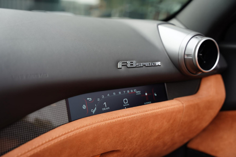 Ferrari F8 Spider 3.9 V8 HELE Cuoio Interior 18 D.Km