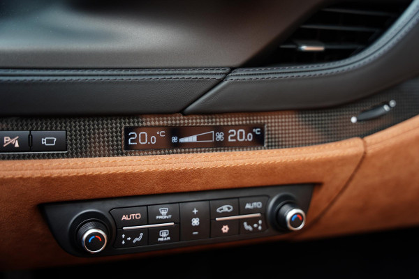 Ferrari F8 Spider 3.9 V8 HELE Cuoio Interior 18 D.Km