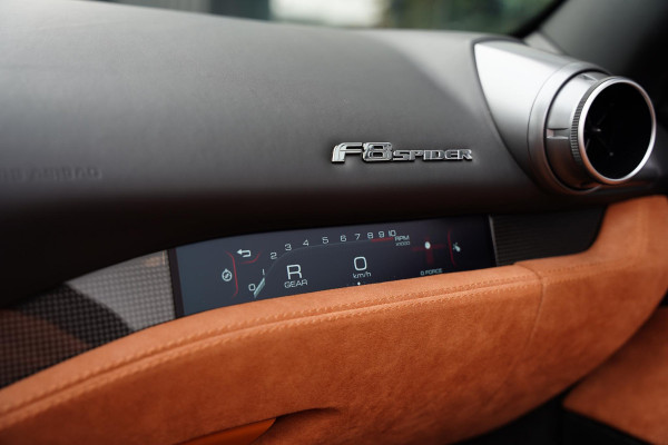 Ferrari F8 Spider 3.9 V8 HELE Cuoio Interior 18 D.Km