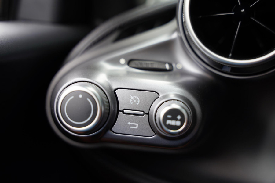Ferrari F8 Spider 3.9 V8 HELE Cuoio Interior 18 D.Km