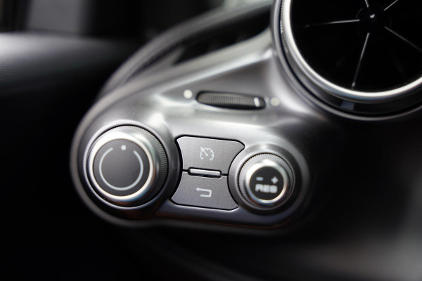 Ferrari F8 Spider 3.9 V8 HELE Cuoio Interior 18 D.Km