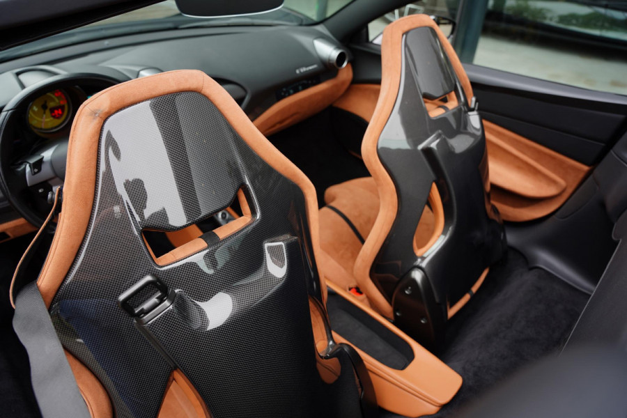 Ferrari F8 Spider 3.9 V8 HELE Cuoio Interior 18 D.Km