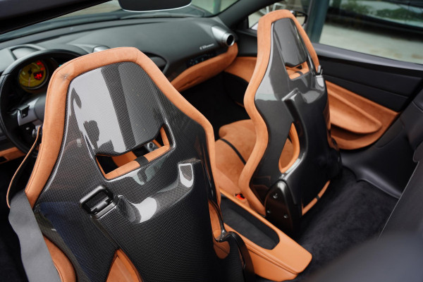 Ferrari F8 Spider 3.9 V8 HELE Cuoio Interior 18 D.Km