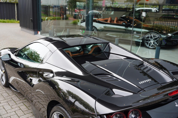 Ferrari F8 Spider 3.9 V8 HELE Cuoio Interior 18 D.Km