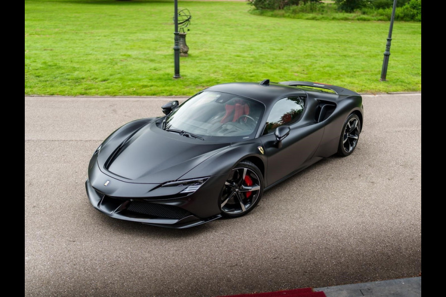 Ferrari SF90 Stradale 4.0 V8 1000PK / INCL BTW/BPM CARBON SEATS/STUUR LIFT CARPLAY AFS CAMERA