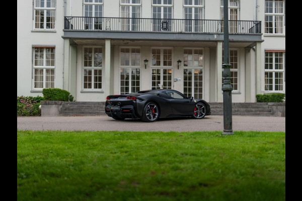 Ferrari SF90 Stradale 4.0 V8 1000PK / INCL BTW/BPM CARBON SEATS/STUUR LIFT CARPLAY AFS CAMERA