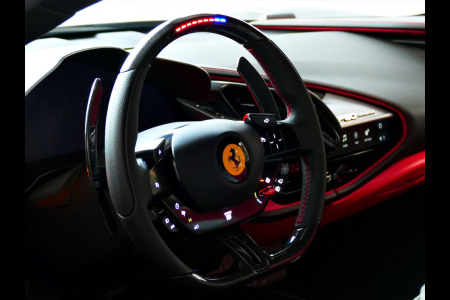 Ferrari SF90 Stradale 4.0 V8 1000PK / INCL BTW/BPM CARBON SEATS/STUUR LIFT CARPLAY AFS CAMERA