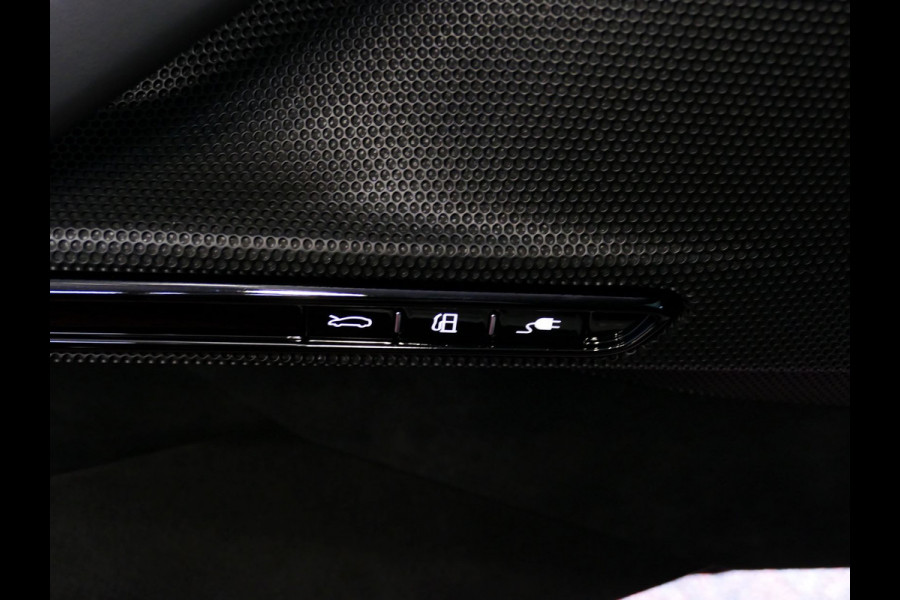 Ferrari SF90 Stradale 4.0 V8 1000PK / INCL BTW/BPM CARBON SEATS/STUUR LIFT CARPLAY AFS CAMERA