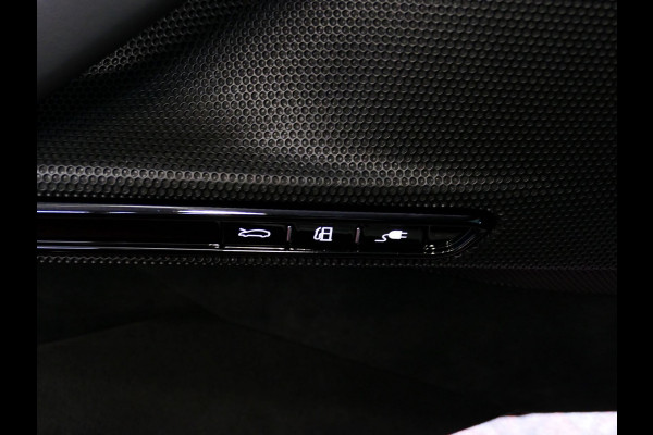 Ferrari SF90 Stradale 4.0 V8 1000PK / INCL BTW/BPM CARBON SEATS/STUUR LIFT CARPLAY AFS CAMERA