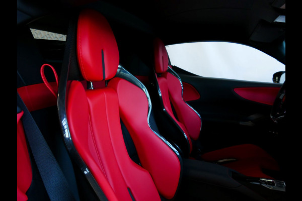 Ferrari SF90 Stradale 4.0 V8 1000PK / INCL BTW/BPM CARBON SEATS/STUUR LIFT CARPLAY AFS CAMERA