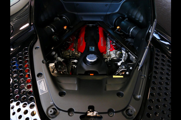 Ferrari SF90 Stradale 4.0 V8 1000PK / INCL BTW/BPM CARBON SEATS/STUUR LIFT CARPLAY AFS CAMERA