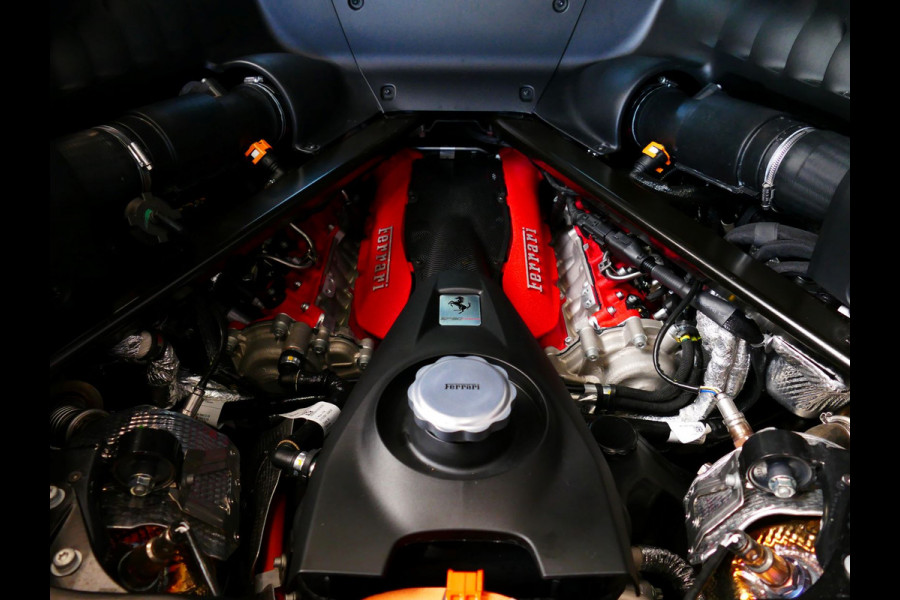 Ferrari SF90 Stradale 4.0 V8 1000PK / INCL BTW/BPM CARBON SEATS/STUUR LIFT CARPLAY AFS CAMERA