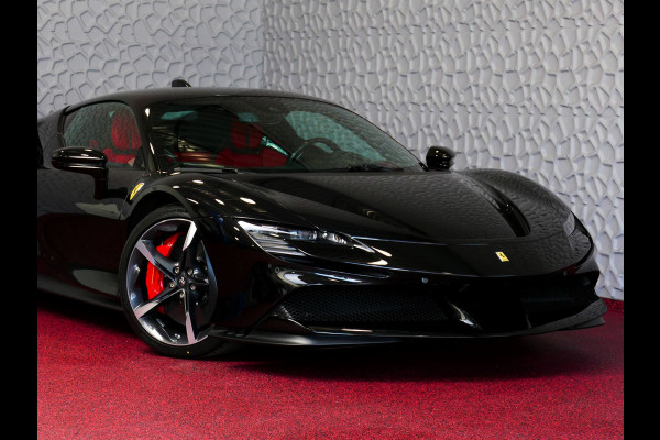 Ferrari SF90 Stradale 4.0 V8 1000PK / INCL BTW/BPM CARBON SEATS/STUUR LIFT CARPLAY AFS CAMERA