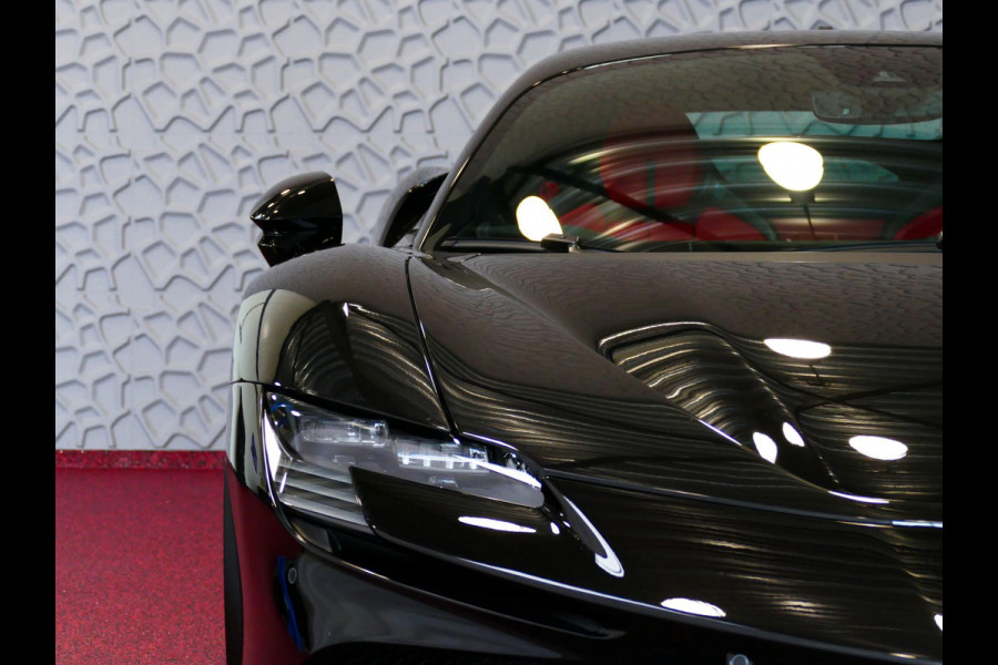 Ferrari SF90 Stradale 4.0 V8 1000PK / INCL BTW/BPM CARBON SEATS/STUUR LIFT CARPLAY AFS CAMERA