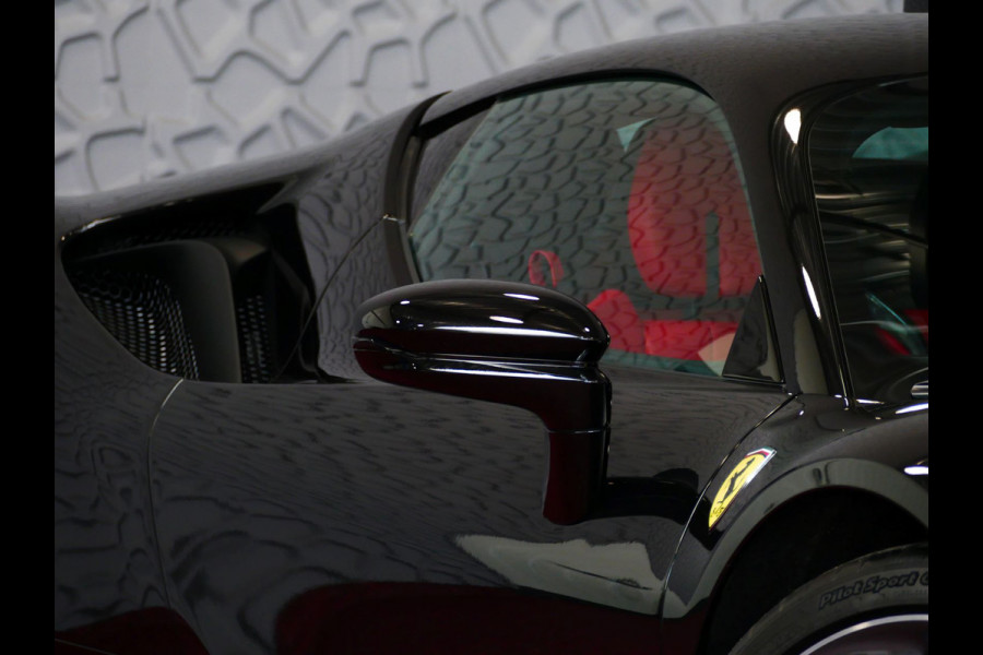 Ferrari SF90 Stradale 4.0 V8 1000PK / INCL BTW/BPM CARBON SEATS/STUUR LIFT CARPLAY AFS CAMERA
