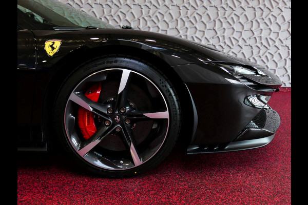 Ferrari SF90 Stradale 4.0 V8 1000PK / INCL BTW/BPM CARBON SEATS/STUUR LIFT CARPLAY AFS CAMERA
