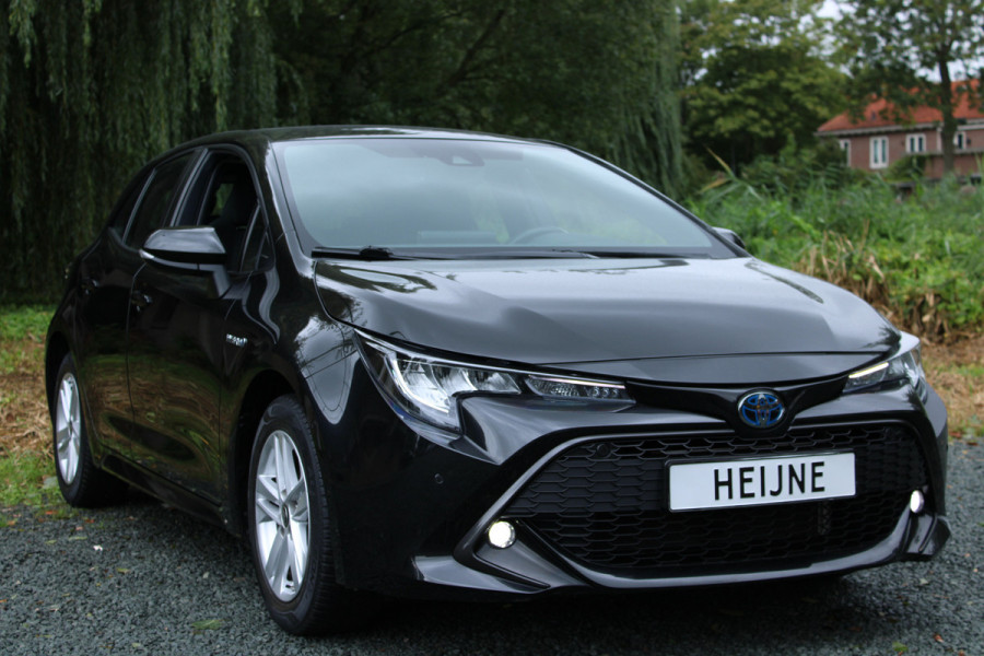 Toyota Corolla 1.8 HYBRID AUT. DYNAMIC NAVI/CAMERA/CARPLAY