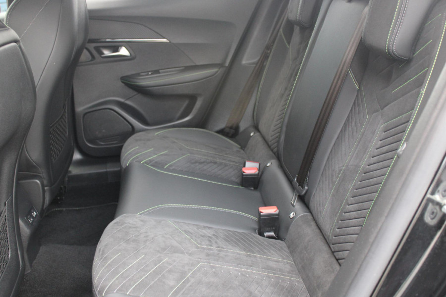 Peugeot 2008 1.2 130PK AUTOMAAT GT PACK | TREKHAAK | NAVIGATIE | ELEKTRISCHE STOELVERSTELLING | MASSAGE STOEL | STOEL VERWARMING | CAMERA VOOR / ACHTER | DRAADLOOS APPLE-CARPLAY / ANDROID-AUTO | DRAADLOOS LADEN | KEYLESS ENTRY / START | DODEHOEK DETECTIE | ADAPTIVE CRUISE CONTROL | ALCANTARA BEKLEDING | PARKEERSENSOREN VOOR EN ACHTER |