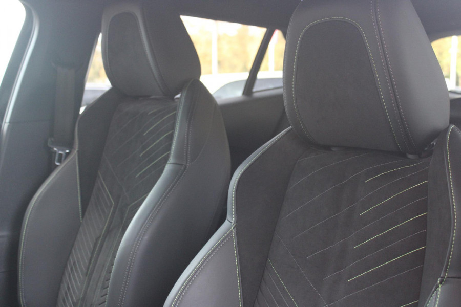 Peugeot 2008 1.2 130PK AUTOMAAT GT PACK | TREKHAAK | NAVIGATIE | ELEKTRISCHE STOELVERSTELLING | MASSAGE STOEL | STOEL VERWARMING | CAMERA VOOR / ACHTER | DRAADLOOS APPLE-CARPLAY / ANDROID-AUTO | DRAADLOOS LADEN | KEYLESS ENTRY / START | DODEHOEK DETECTIE | ADAPTIVE CRUISE CONTROL | ALCANTARA BEKLEDING | PARKEERSENSOREN VOOR EN ACHTER |