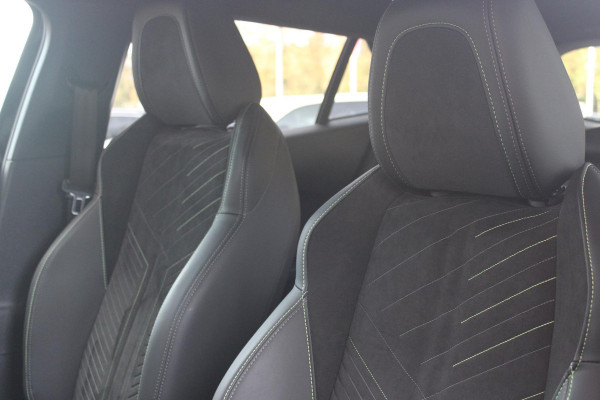 Peugeot 2008 1.2 130PK AUTOMAAT GT PACK | TREKHAAK | NAVIGATIE | ELEKTRISCHE STOELVERSTELLING | MASSAGE STOEL | STOEL VERWARMING | CAMERA VOOR / ACHTER | DRAADLOOS APPLE-CARPLAY / ANDROID-AUTO | DRAADLOOS LADEN | KEYLESS ENTRY / START | DODEHOEK DETECTIE | ADAPTIVE CRUISE CONTROL | ALCANTARA BEKLEDING | PARKEERSENSOREN VOOR EN ACHTER |