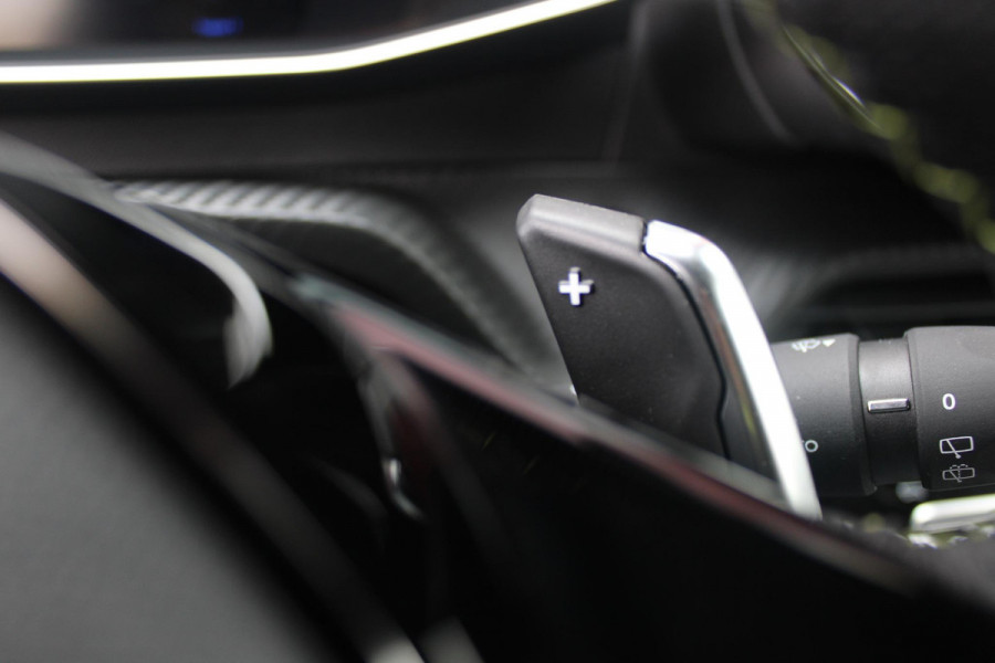 Peugeot 2008 1.2 130PK AUTOMAAT GT PACK | TREKHAAK | NAVIGATIE | ELEKTRISCHE STOELVERSTELLING | MASSAGE STOEL | STOEL VERWARMING | CAMERA VOOR / ACHTER | DRAADLOOS APPLE-CARPLAY / ANDROID-AUTO | DRAADLOOS LADEN | KEYLESS ENTRY / START | DODEHOEK DETECTIE | ADAPTIVE CRUISE CONTROL | ALCANTARA BEKLEDING | PARKEERSENSOREN VOOR EN ACHTER |