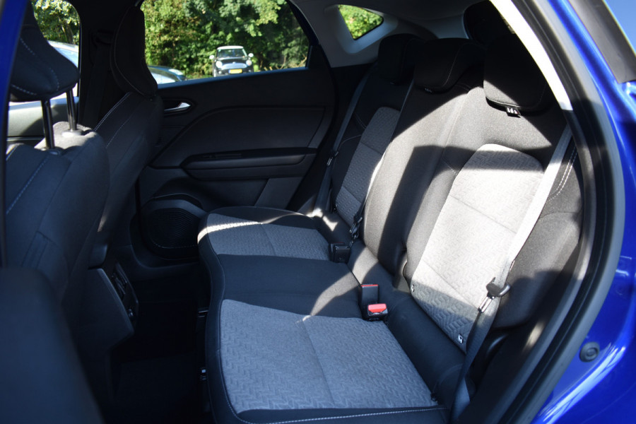 Renault Captur 1.0 TCe LIMITED CRUISE/NAVI/KEYLESS Renault Captur 1.0 TCe LIMITED CRUISE/NAVI/KEYLESS