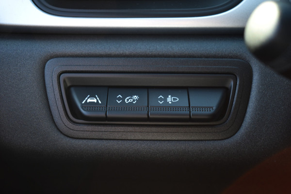 Renault Captur 1.0 TCe LIMITED CRUISE/NAVI/KEYLESS Renault Captur 1.0 TCe LIMITED CRUISE/NAVI/KEYLESS