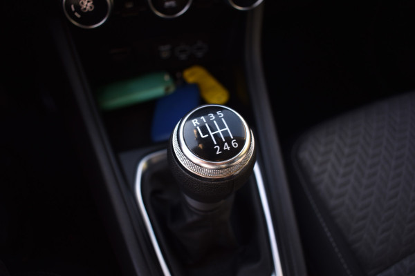 Renault Captur 1.0 TCe LIMITED CRUISE/NAVI/KEYLESS Renault Captur 1.0 TCe LIMITED CRUISE/NAVI/KEYLESS