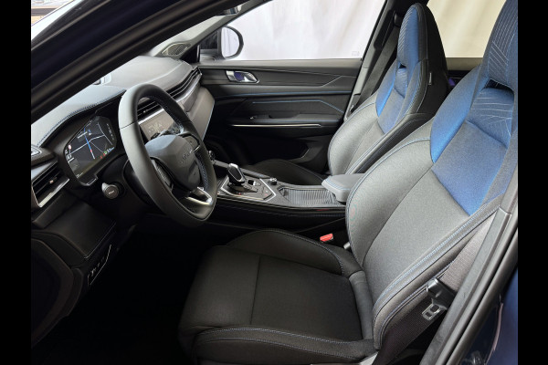 Lynk & Co 01 2025  / STUUR/STOEL VERW. 1.5 261 PK ZWARTE HEMEL 360CAM 4 JAAR GARANTIE PHEV Plug-in Hybrid More