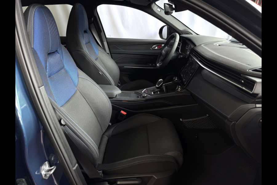 Lynk & Co 01 2025  / STUUR/STOEL VERW. 1.5 261 PK ZWARTE HEMEL 360CAM 4 JAAR GARANTIE PHEV Plug-in Hybrid More