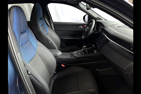 Lynk & Co 01 2025  / STUUR/STOEL VERW. 1.5 261 PK ZWARTE HEMEL 360CAM 4 JAAR GARANTIE PHEV Plug-in Hybrid More