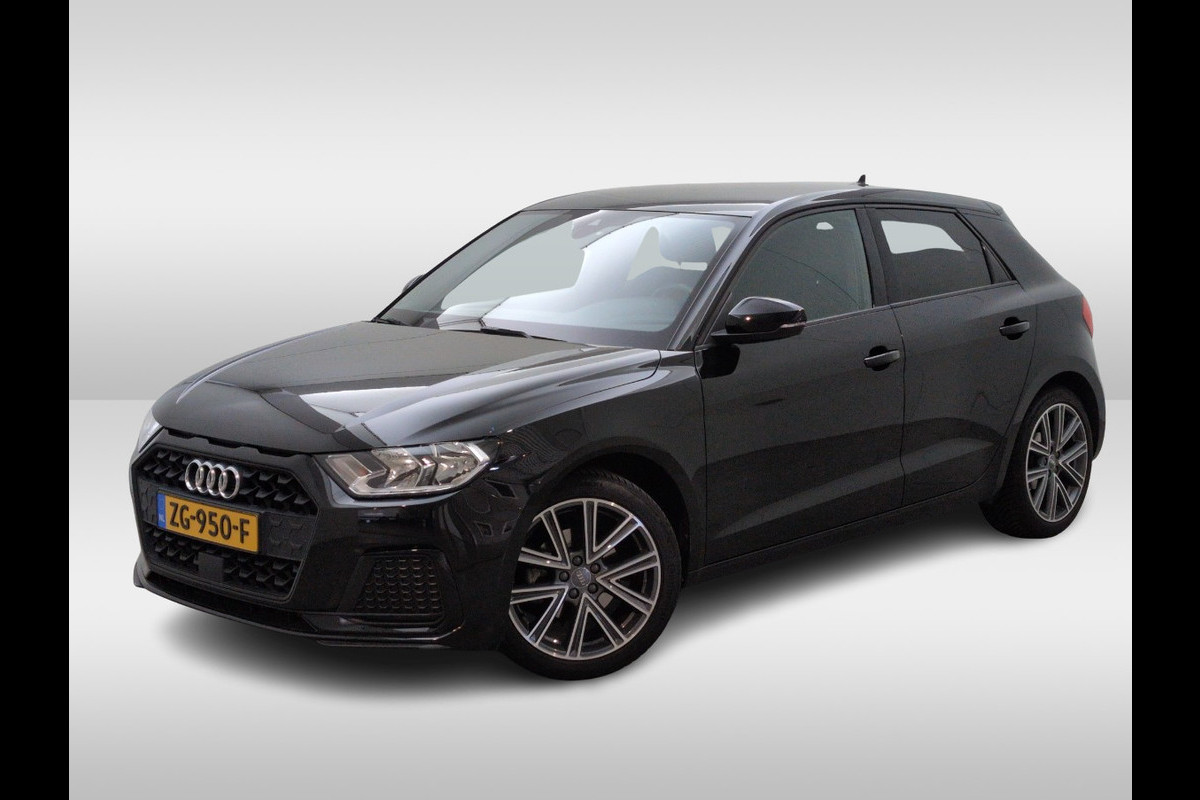 Audi A1 Sportback 30 TFSI Advanced epic S-Line / Navigatie / Parkeerhulp achter / 17'' / Sportstoelen / Getint glas / Cruise Control Audi A1 Sportback 30 TFSI Advanced epic S-Line / Navigatie / Parkeerhulp achter / 17'' / Sportstoelen / Getint glas / Cruise Control