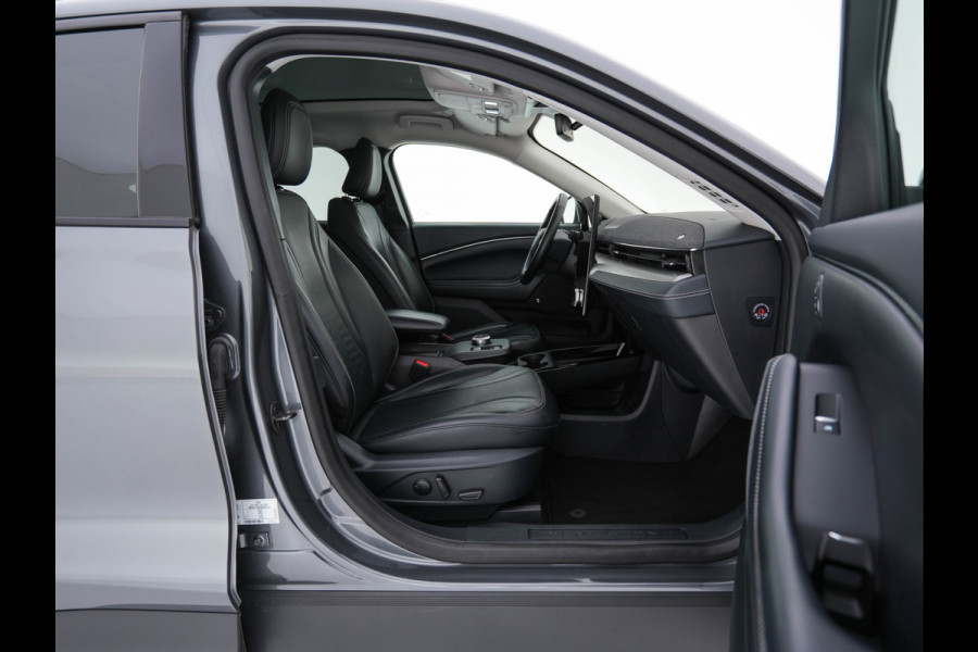 Ford Mustang Mach-E RWD 75 kWh [ 3-Fase ] {SOH-94%} (INCL-BTW) *PANO | LUXURY-LEATHER | ADAPTIVE-CRUISE | BANG&OLUFSEN | MEMORY-PACK | TOP-VIEW | FULL-LED | BLIND-SPOT | DAB+ | DIGI-COCKPIT | KEYLESS | NAVI-FULLMAP | CARPLAY | COMFORT-SEATS |