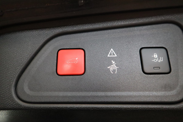 Peugeot 3008 1.6 e-THP GT Line Cruise/Climate Navi Panoramadak 165PK Peugeot 3008 1.6 e-THP GT Line Cruise/Climate Navi Panoramadak 165PK